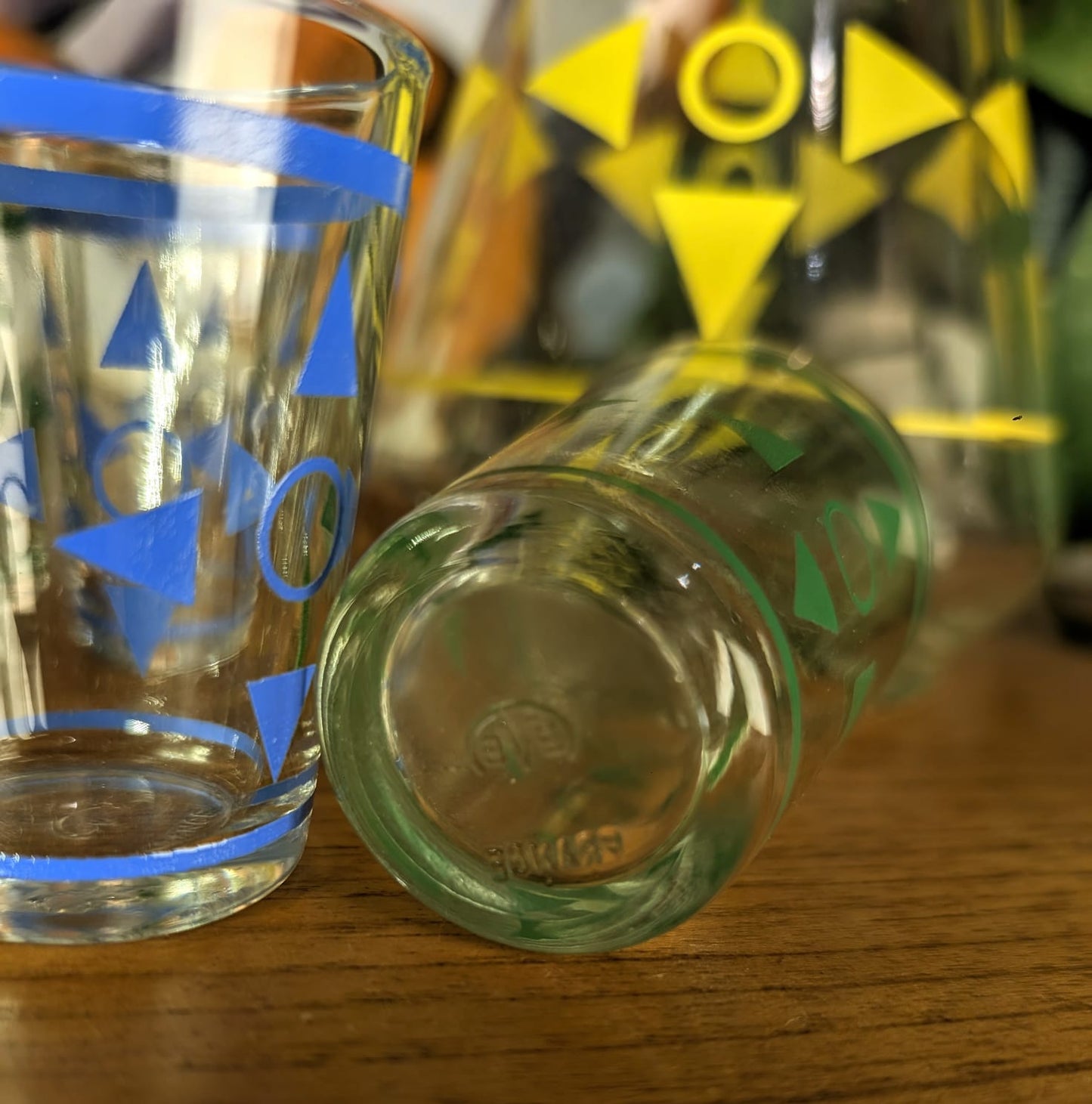 1950s french Retro decanter and shot glasses