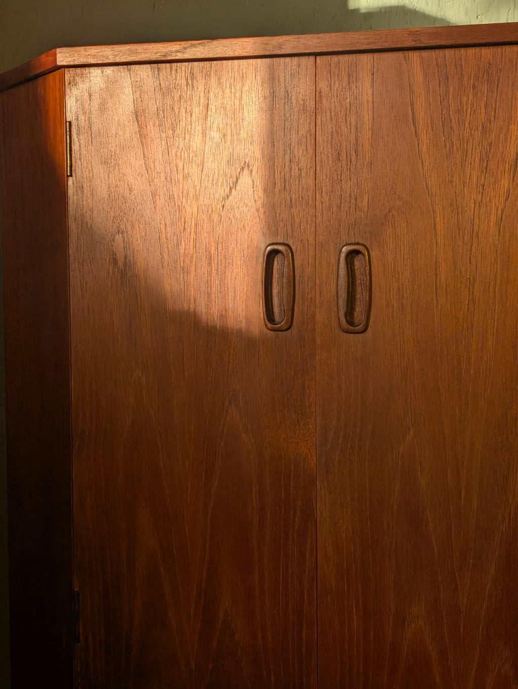 Stunning Dutch Mid-Century Drinks Cabinet