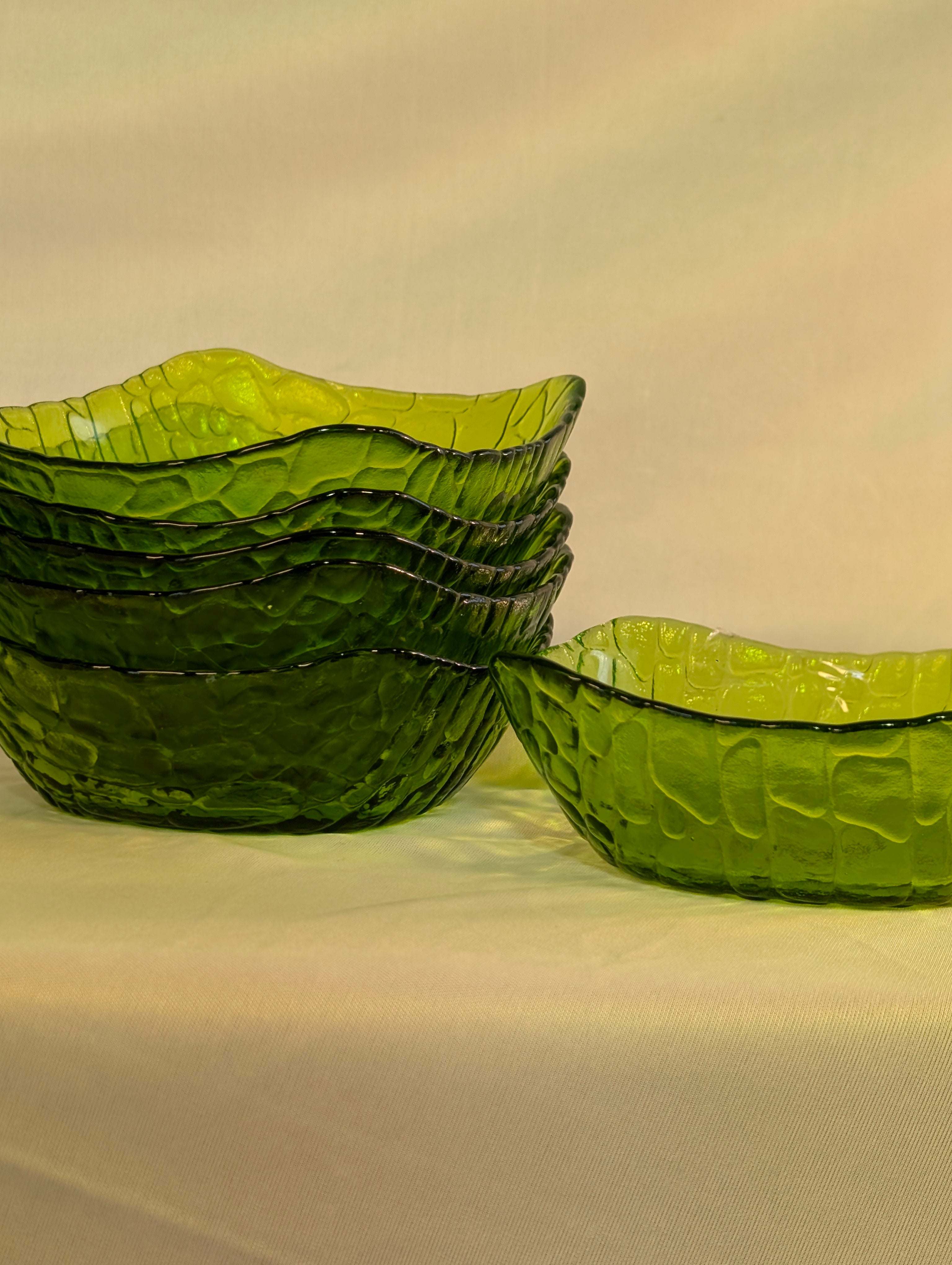 Six pressed glass Bowls