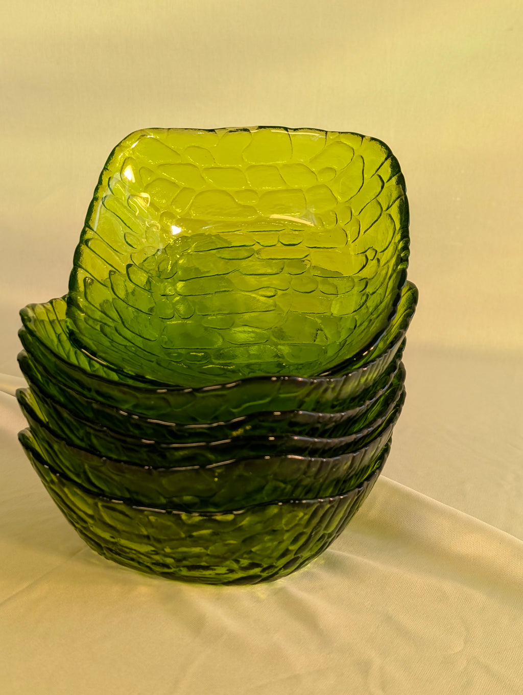 Six pressed glass Bowls