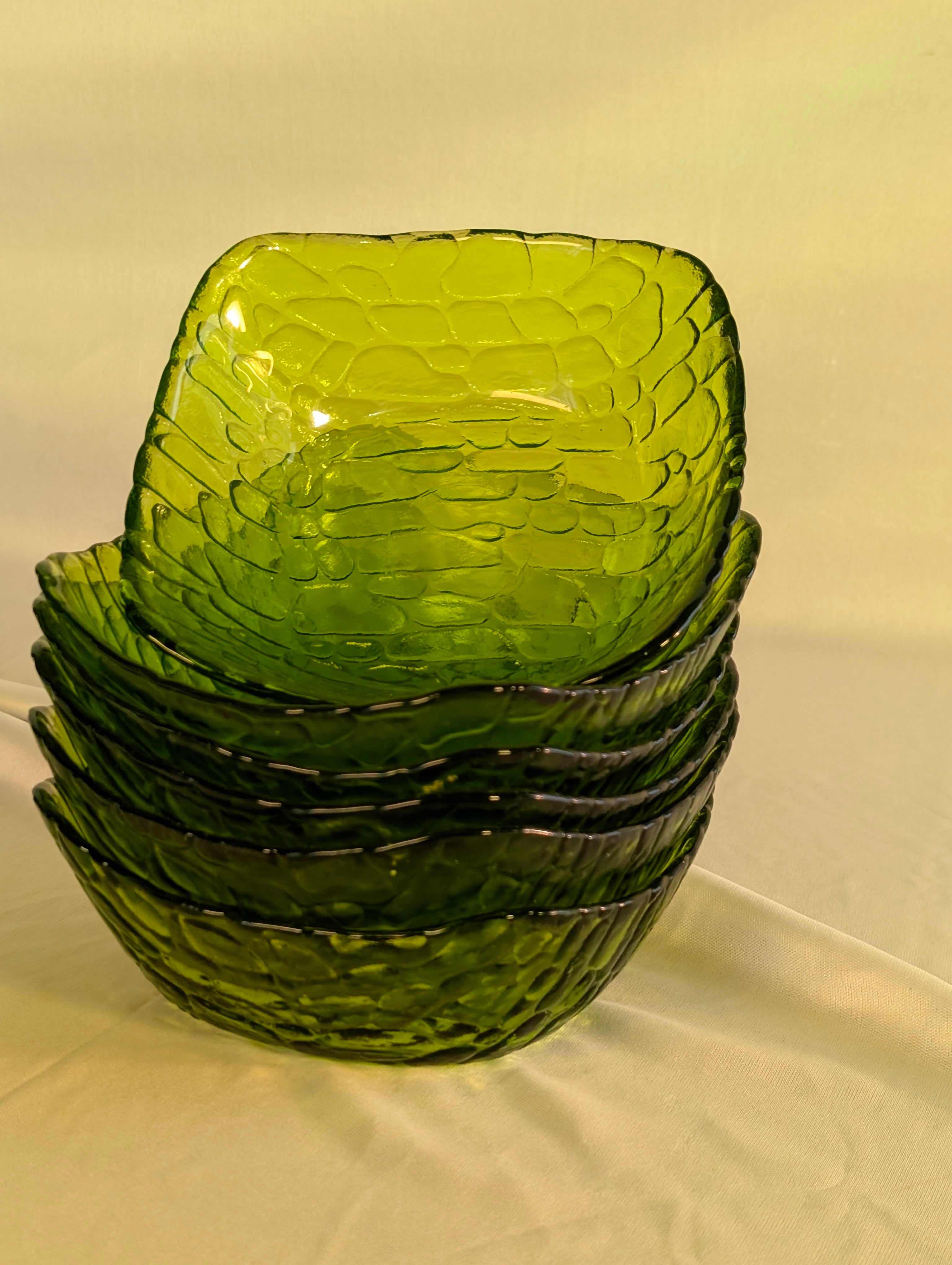 Six pressed glass Bowls