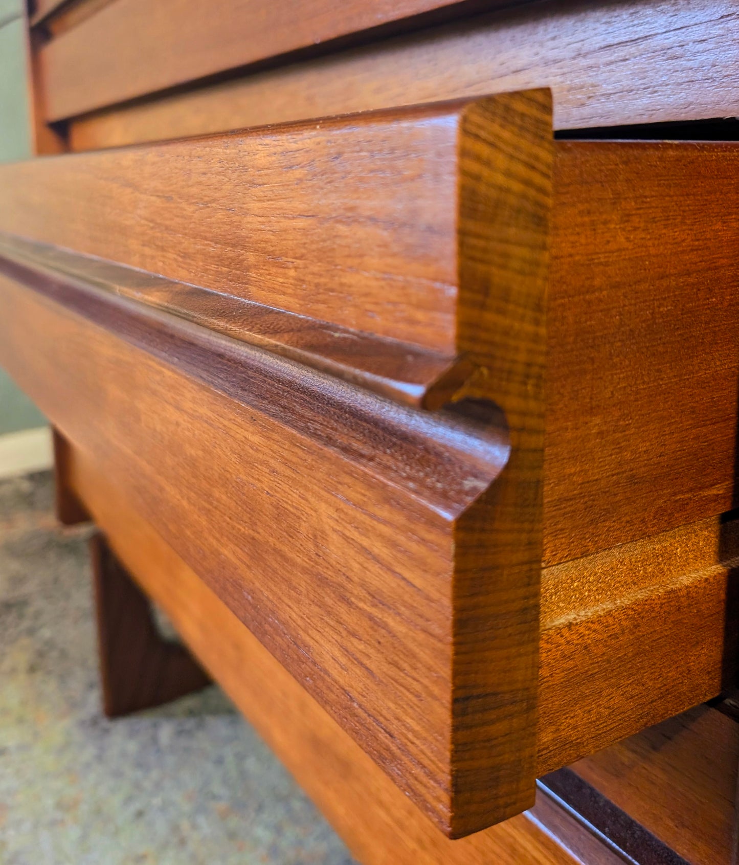 Mid Century William Laurence chest of Drawers, solid Teak drawer fronts