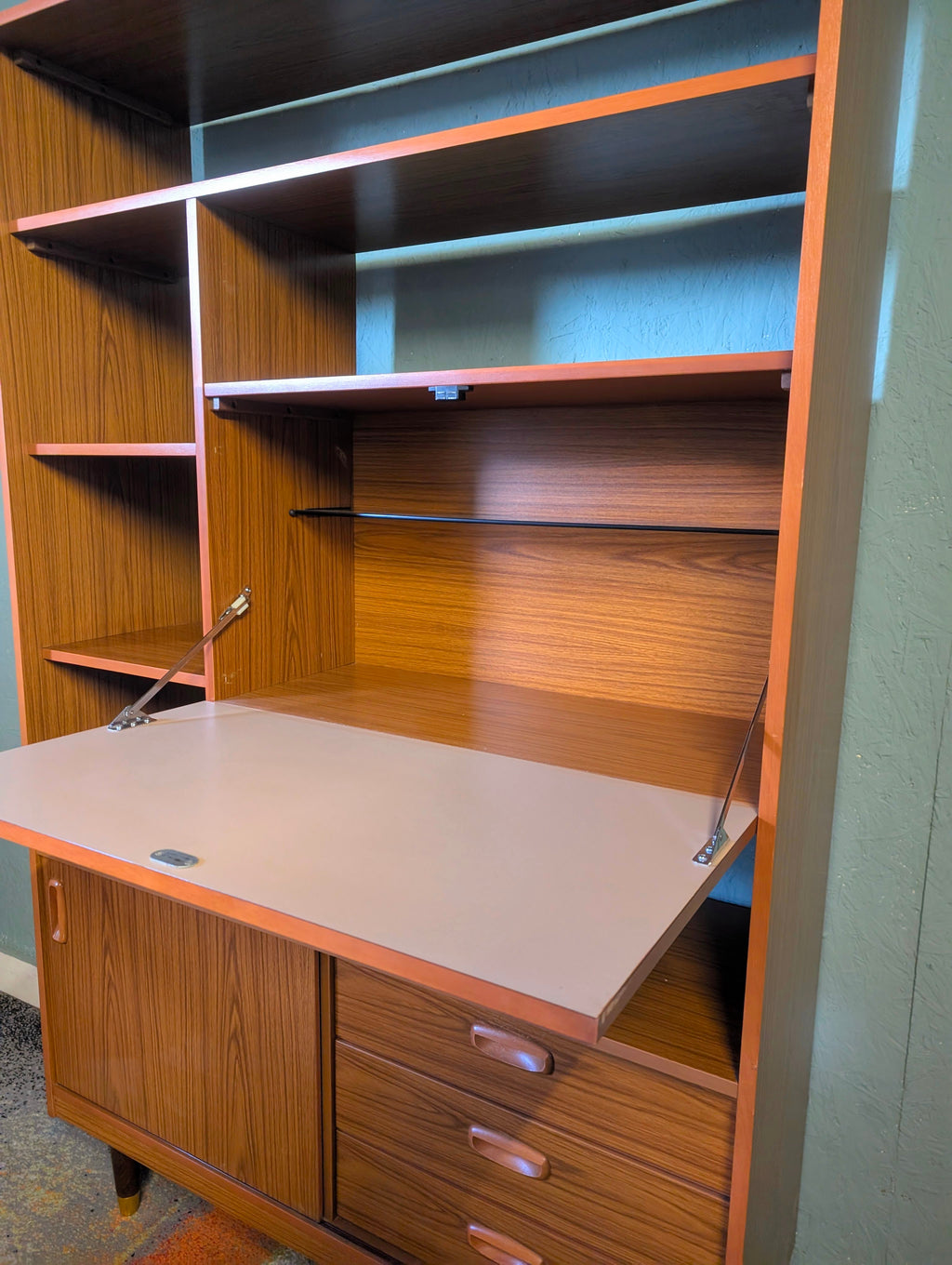 Scrieber Room Divider