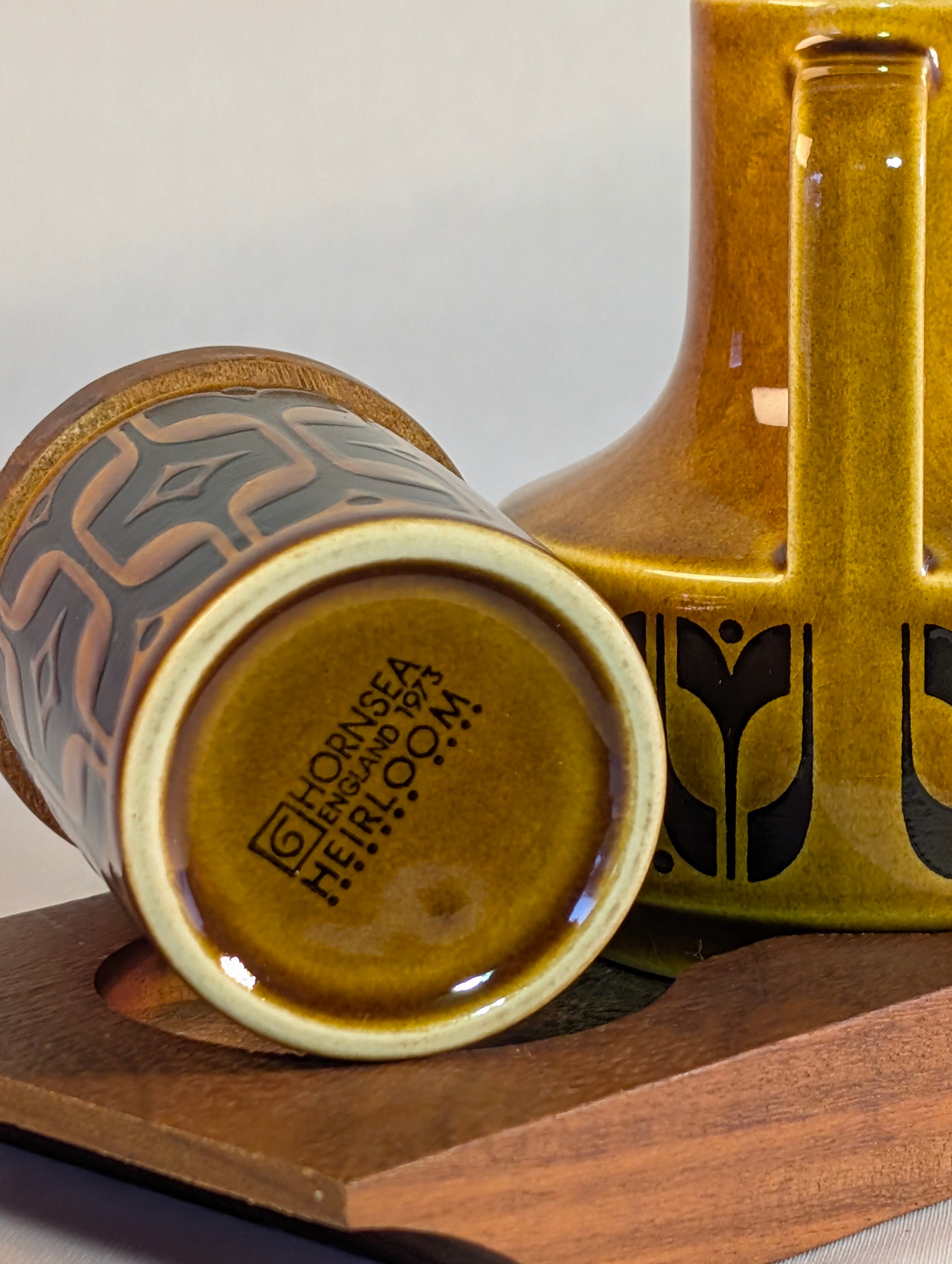 Hornsea Heirloom cruet set on wooden base.