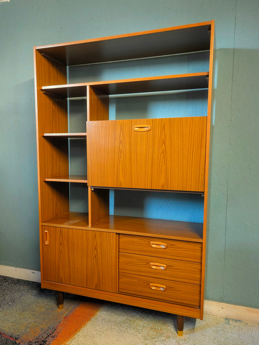 Scrieber Room Divider